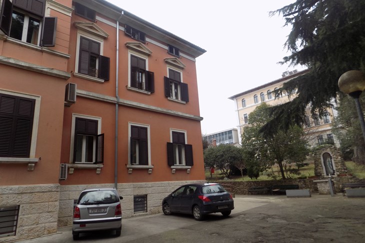 Zgrada Doma za starije osobe Domenico Pergolis u Rovinju (Nina ORLOVIĆ RADIĆ)